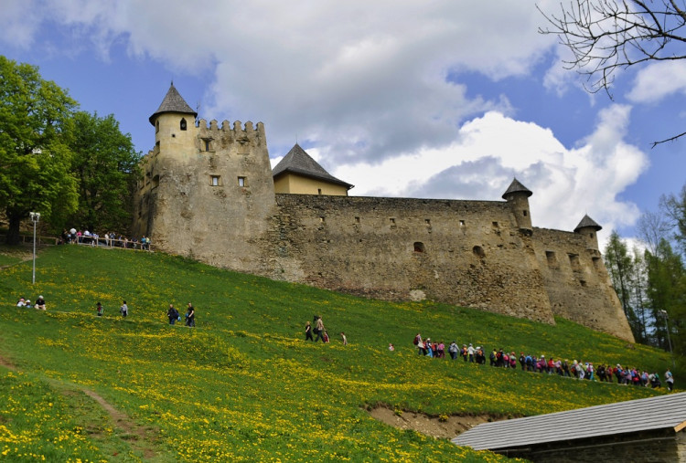 Deti majú vstup na Ľubovniansky hrad s vysvedčením zadarmo