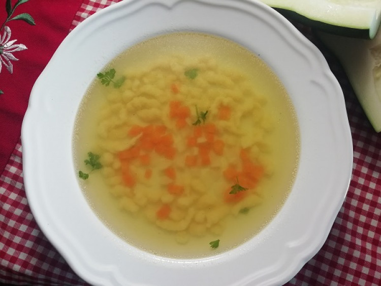 Cuketová polievka s mrkvou je výborná a zeleninová, recept