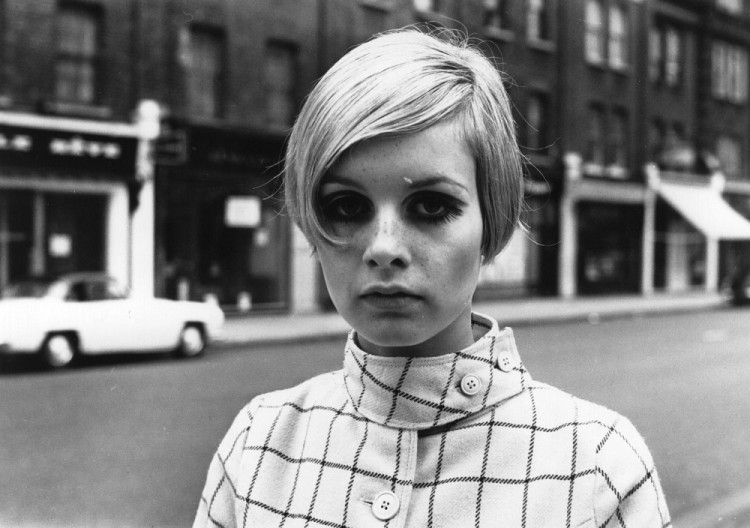 Bývalá britská modelka známa ako Twiggy oslavuje 70 rokov