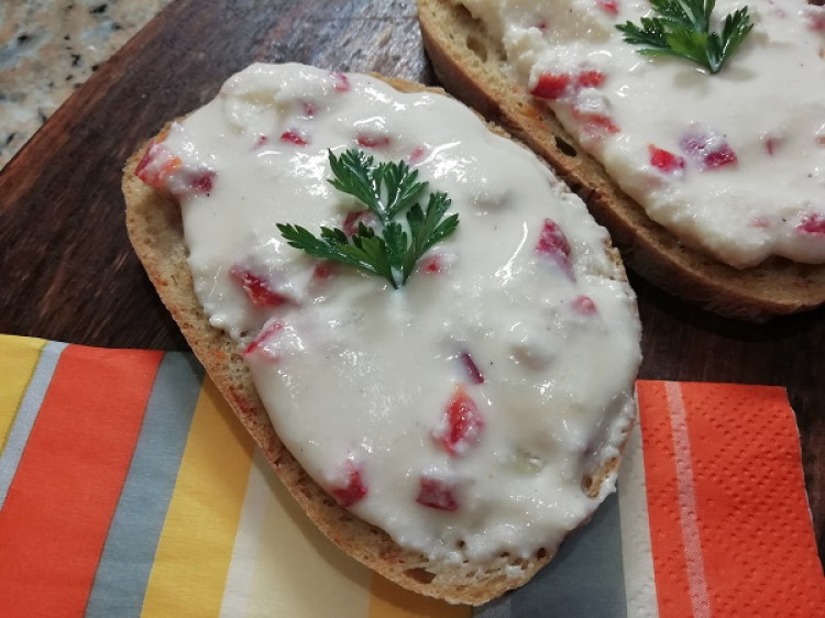 Skvelá bryndzová nátierka, výživná a zdravá, rýchly RECEPT