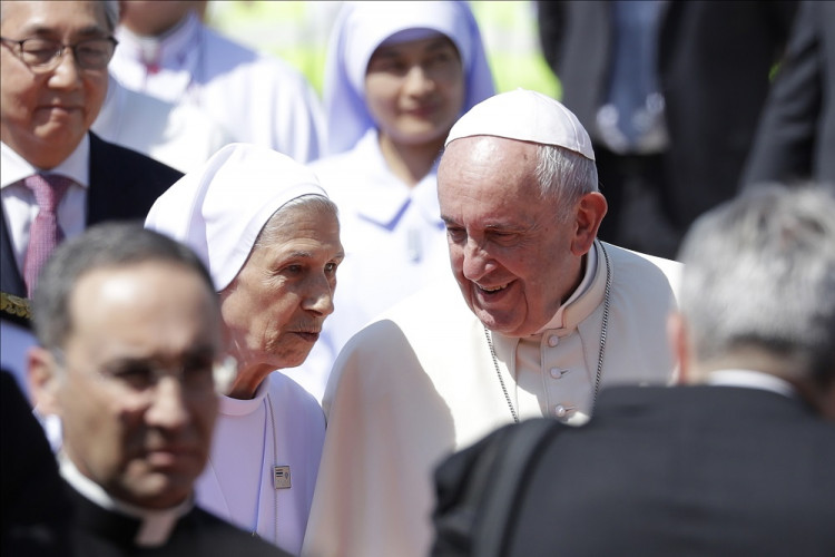 Pápež bude mať počas návštevy v Thajsku vedľa seba ženu
