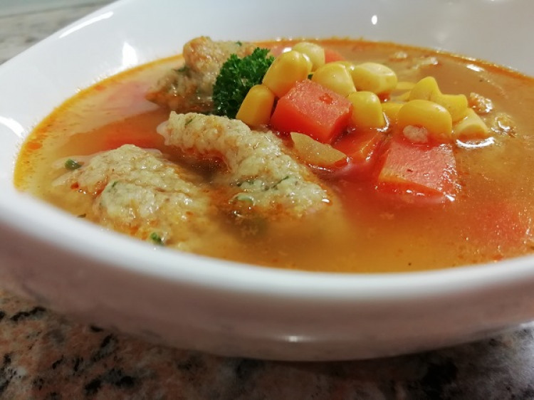Najlepšia mrkvová polievka s kukuricou a haluškami, rýchly RECEPT