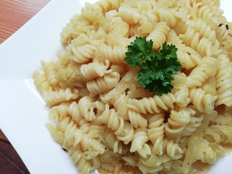 Fantastické cestoviny s duseným kalerábom, RECEPT za pár centov