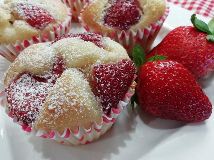 Najlepšie hrnčekové muffiny s jahodami a tvarohom, rýchly RECEPT