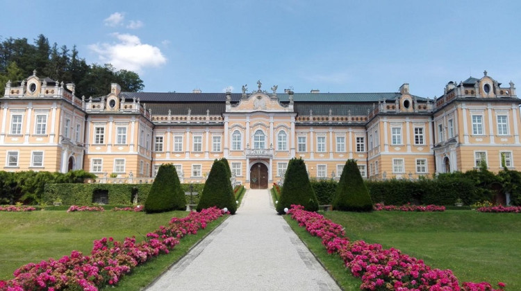 Hrady, zámky, jahody – to sú Východné Čechy