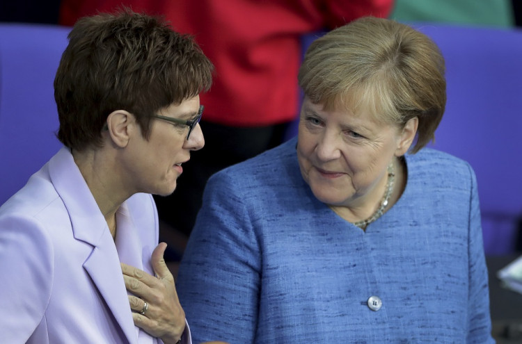Merkelovej CDU chce v strane, parlamente aj vláde rovnaký počet mužov a žien