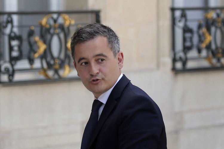 Francúzsky minister vnútra je podozrivý zo znásilnenia. Aktivistky žiadajú jeho demisiu