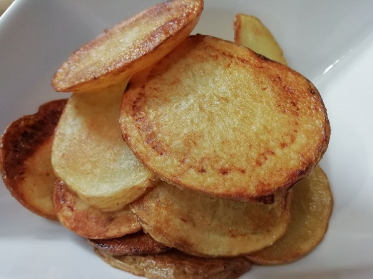 Výborné domáce zemiakové čipsy pečené, jednoduchý RECEPT