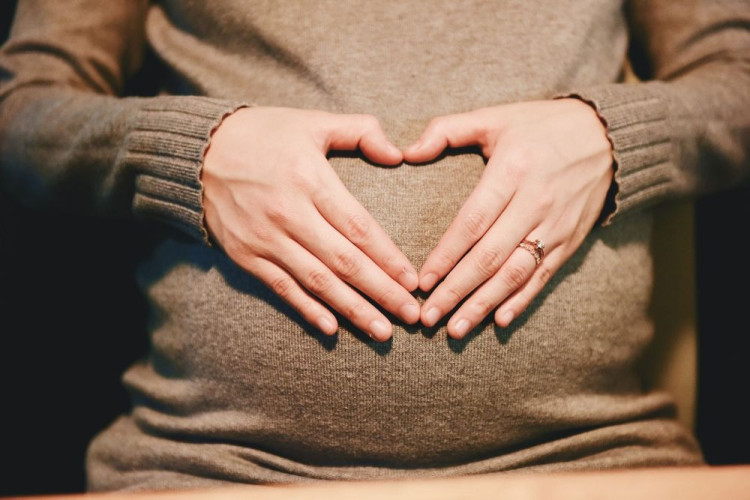 Bizarná história tehotenských testov: Bábätká predpovedalo pomočené obilie, víno aj žaby