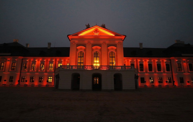 Prezidentský palác sa rozsvieti na oranžovo - podporí ženy, ktoré zažili domáce násilie