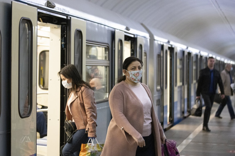 Moskovské metro po prvý raz zamestnalo ženy ako vodičky súprav