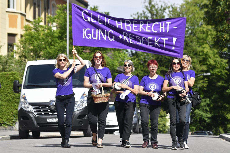 Pred 50 rokmi Švajčiari priznali ženám volebné právo. Ako poslední v Európe