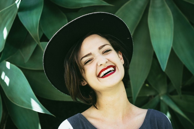 Jednoduchá cesta k okúzľujúcemu úsmevu: Spoznajte pásky na bielenie zubov