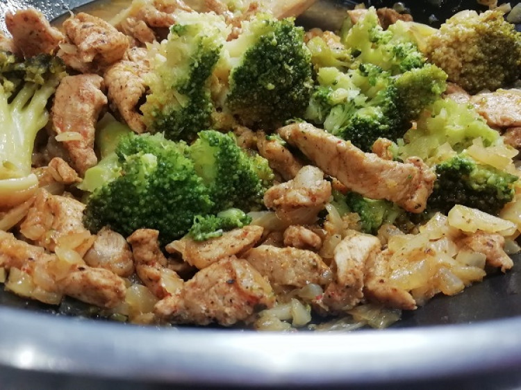 Vynikajúce bravčové karé s brokolicou, jednoduchý RECEPT