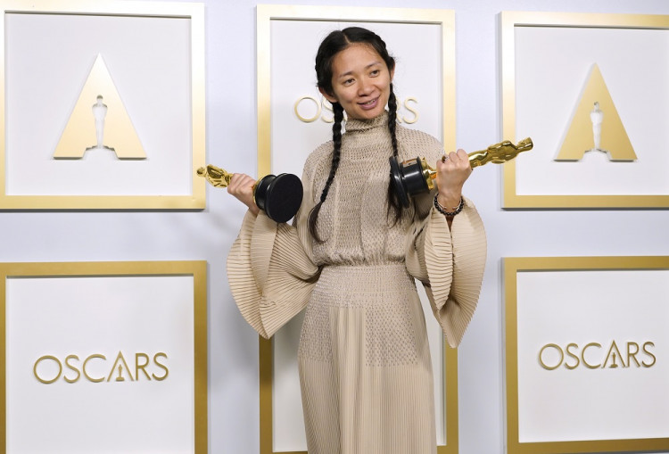 Oscary 2021: Najlepším filmom je Krajina nomádov od Chloé Zhao a Frances McDormand