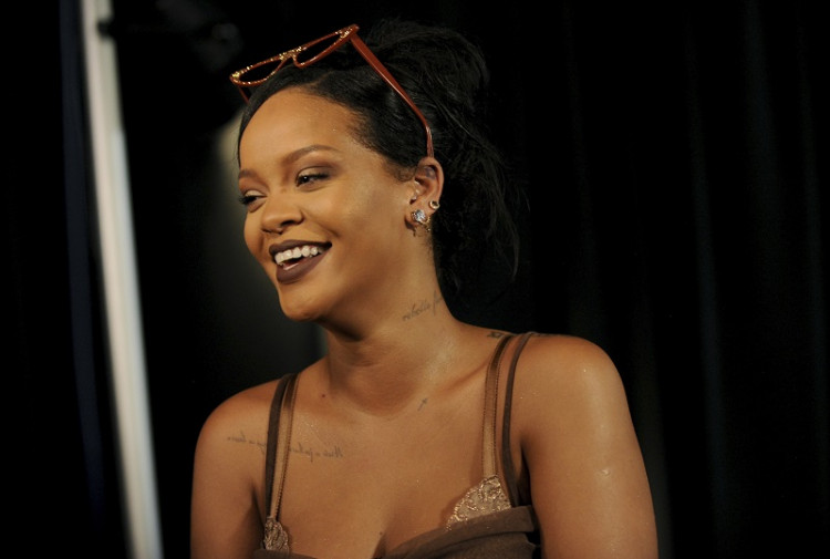 Speváčka a módna návrhárka Rihanna sa stala miliardárkou