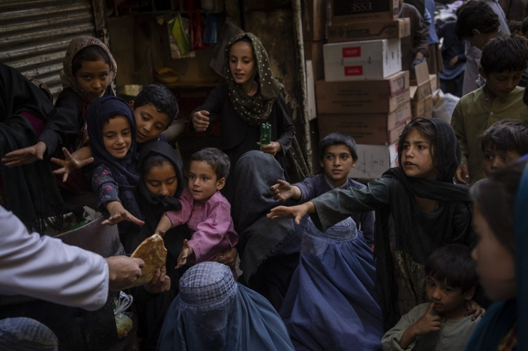 Zdravotníčky a učiteľky v Afganistane nedostali posledné mesiace mzdy