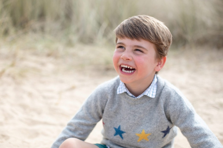 Princ Louis oslavuje 4. narodeniny. Tu sú najnovšie fotografie od Kate