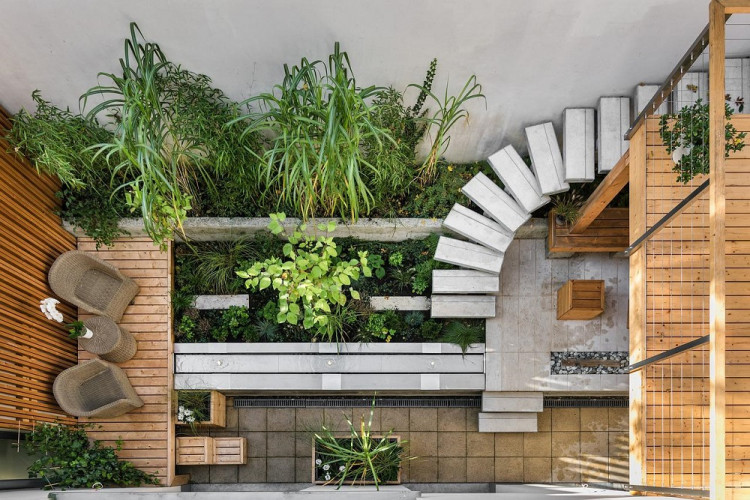 Malé záhrady v meste. Ako si vytvoriť oázu zelene v malej záhradke, na balkóne či na terase
