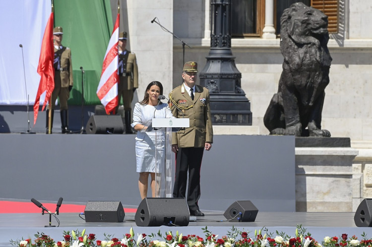 Nová prezidentka odsúdila ruskú agresiu, Orbán sa tomu vyhýba