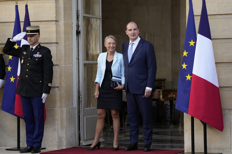 Francúzsko má po 30 rokoch premiérku