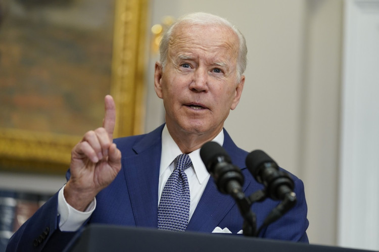 Biden podpísal nariadenie na ochranu žien, ktoré cestujú za interrupciami