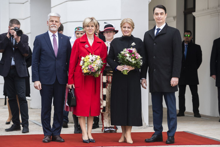 Nový český prezident Petr Pavel prišiel na prvú zahraničnú cestu na Slovensko