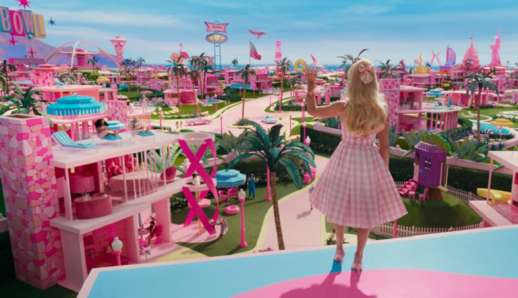 Film Barbie láme rekordy, väčšinou si film idú pozrieť ženy
