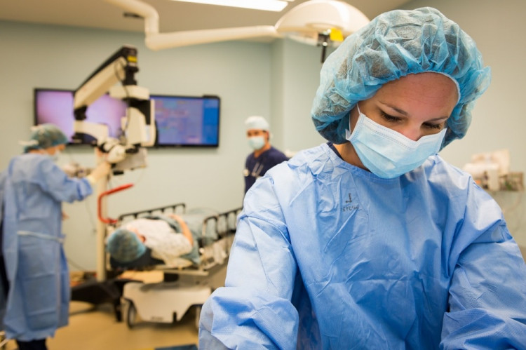 Nová rozsiahla štúdia: Ženy sú lepšie chirurgičky ako muži