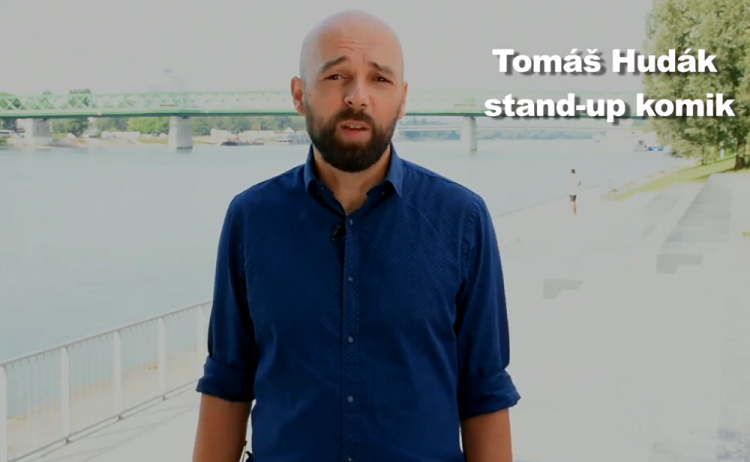 Voľby 2023: Príliš dlho sme uprednostňovali mužov, vraví stand-up komik Tomáš Hudák