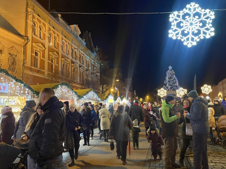 Vianočné trhy v niektorých mestách opäť fungujú. Pozrite sa, kde