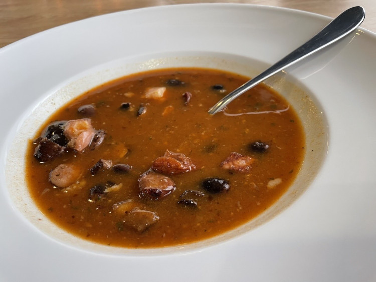 Slávna maďarská fazuľová polievka