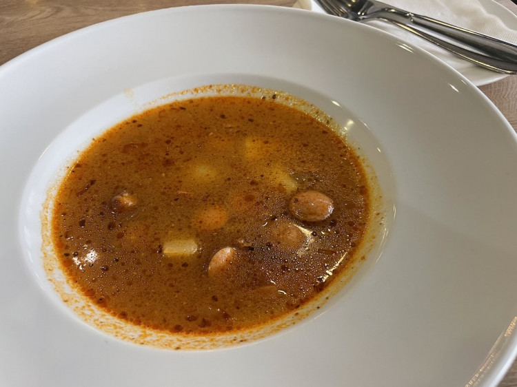 Frankfurtská polievka s párkom a zemiakmi