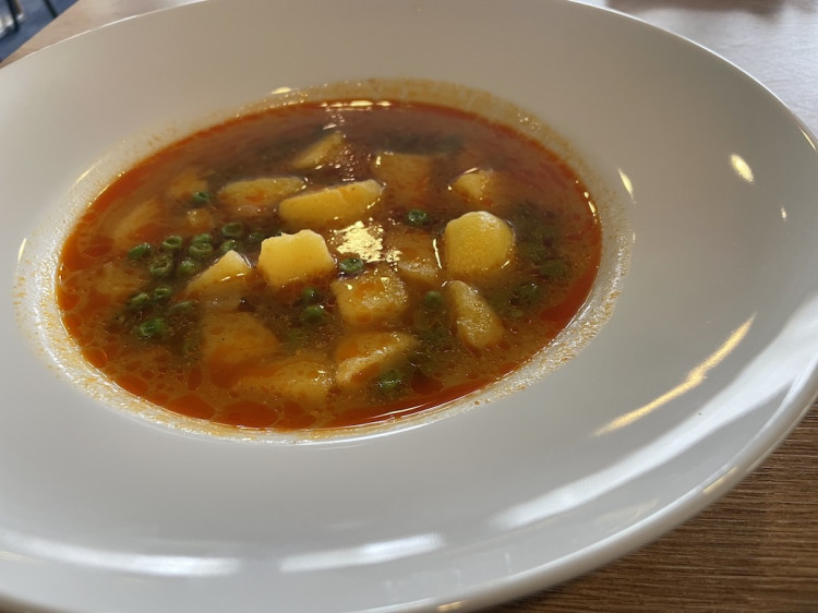 Jednoduchá zeleninová polievka so zemiakmi