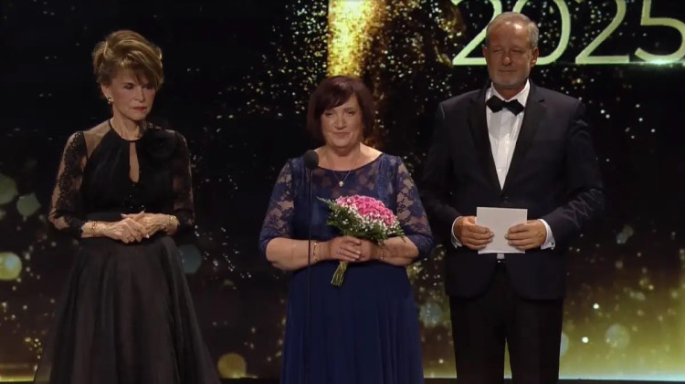 Absolútnou Slovenkou roka 2025 sa stala zdravotná sestra Helena Kapturová