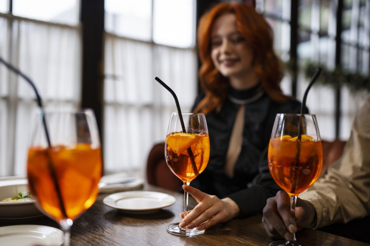 Aperol Spritz: Ako si pripraviť letný miešaný nápoj