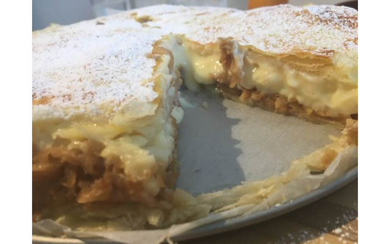 Jablkový koláč s pudingom