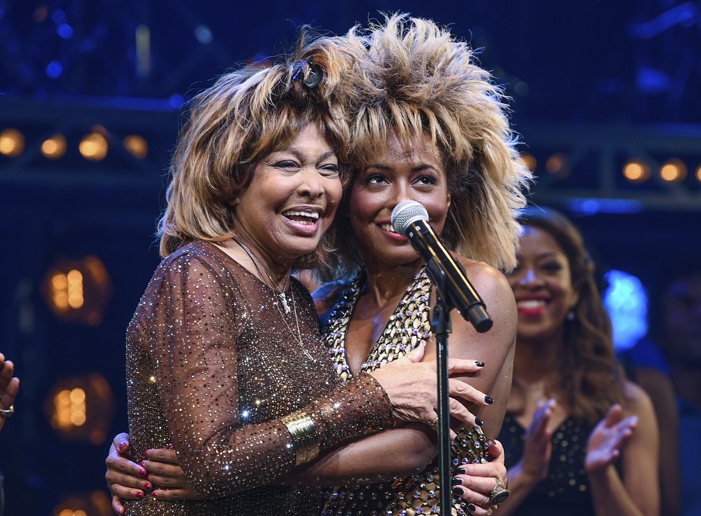 Tina Turner ostala so synmi na ulici.