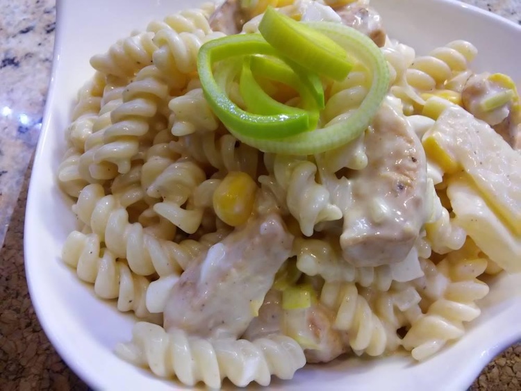 Cestovinový šalát. Fotka - Redakcia Žien v meste