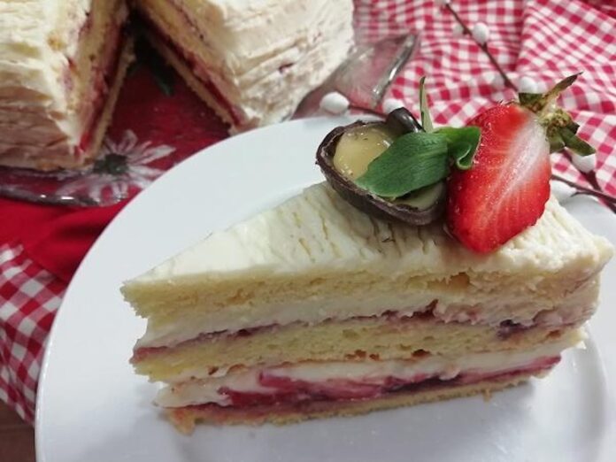 Veľkonočná torta, hrnčekový recept od nás. Fotka - Redakcia Žien v meste