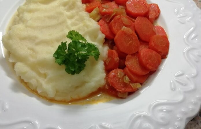 Výborný mrkvový perkelt, zdravý recept za pár centov. Foto - Nela