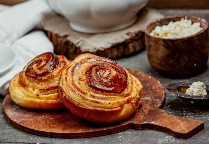 Pizzové slimáky z lístkového cesta. Foto - freepik