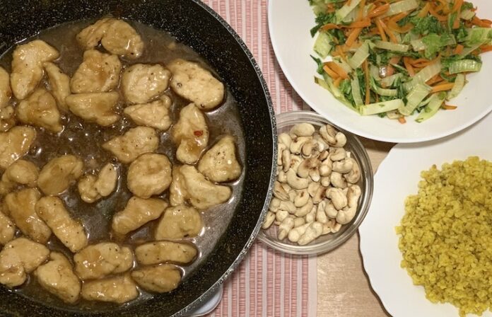 Morčacie mäso v medovo zázvorovej omáčke so servírovaním podľa vás. Fotka - Andrea Bunčeková