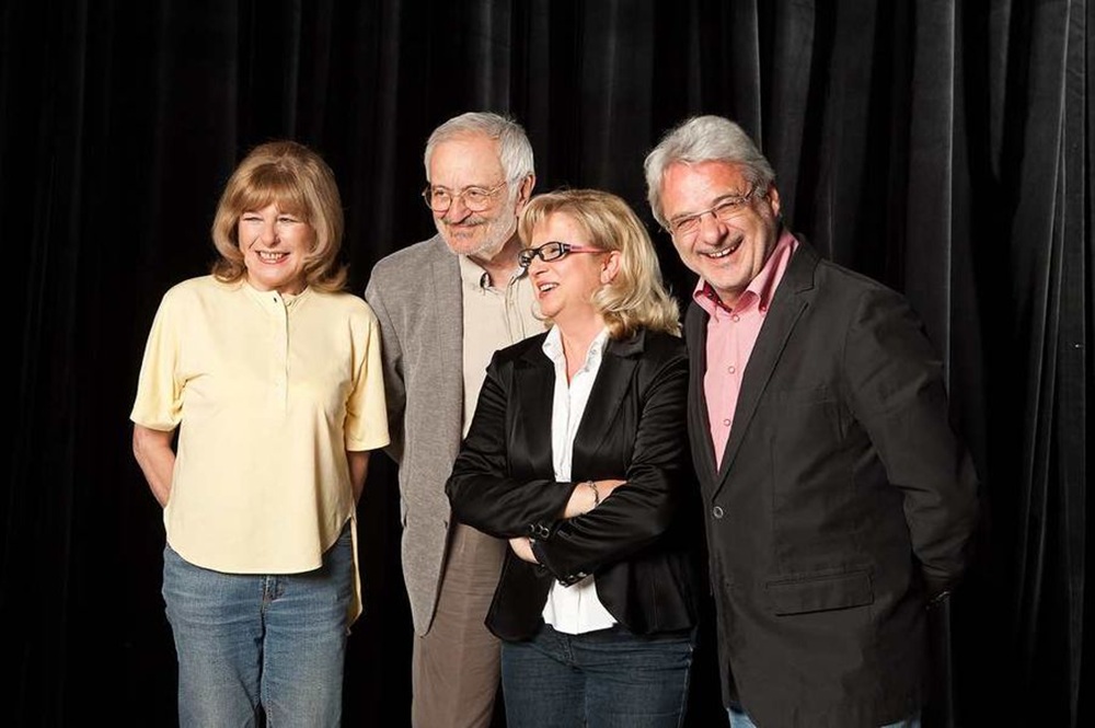 Elena Vacvalová a protagonisti relácie Sedem - Oľga Feldeková (vľavo), Milan Lasica a Marián Leško (vpravo).  Foto - osobnosti.cz