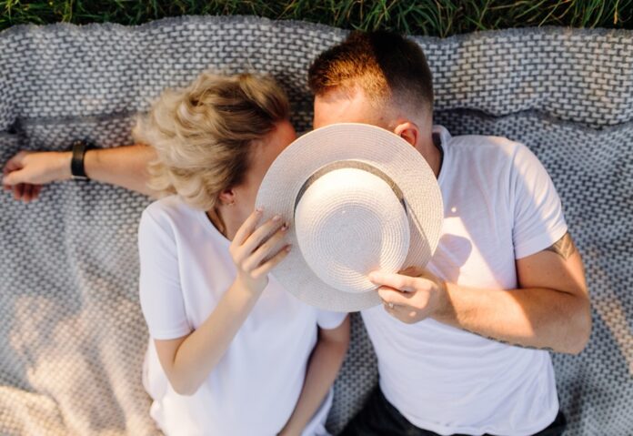 Ako spoznáte, či je to flirt alebo vážny vzťah. Foto - freepik