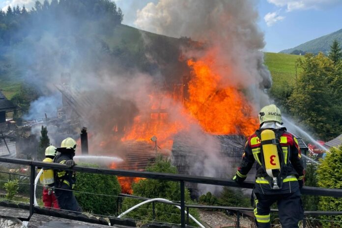 Požiar v penzióne Jánošikov dvor. Foto FB/Peťa Bielička Sovíková