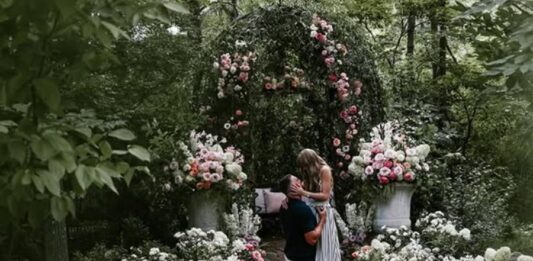 Travis Kelce a Taylor Swift oznámili zasnúbenie. Foto - IG/TaylorSwift