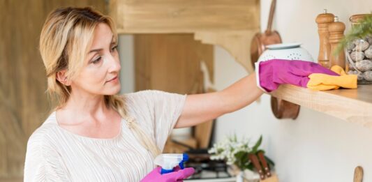 Ženy zarábajú menej ako muži a robia viac neplatenej práce. Foto - freepik