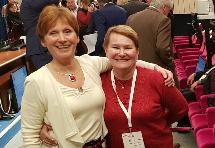 Zomrela Bohumila Řešátková - Řimnáčová. Na fotke vľavo vedľa najlepšej slovenskej gymnastky 20. storočia Mariany Némethovej-Krajčírovej. Foto - olympic.sk/Ľubomír Souček