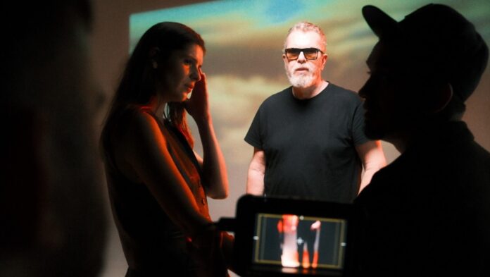 Richard Müller a jeho dcéra Ema s novinkou Medzi nebom a ženou. Foto - Braňo Šimončík/Agentúra Eloo (making of)